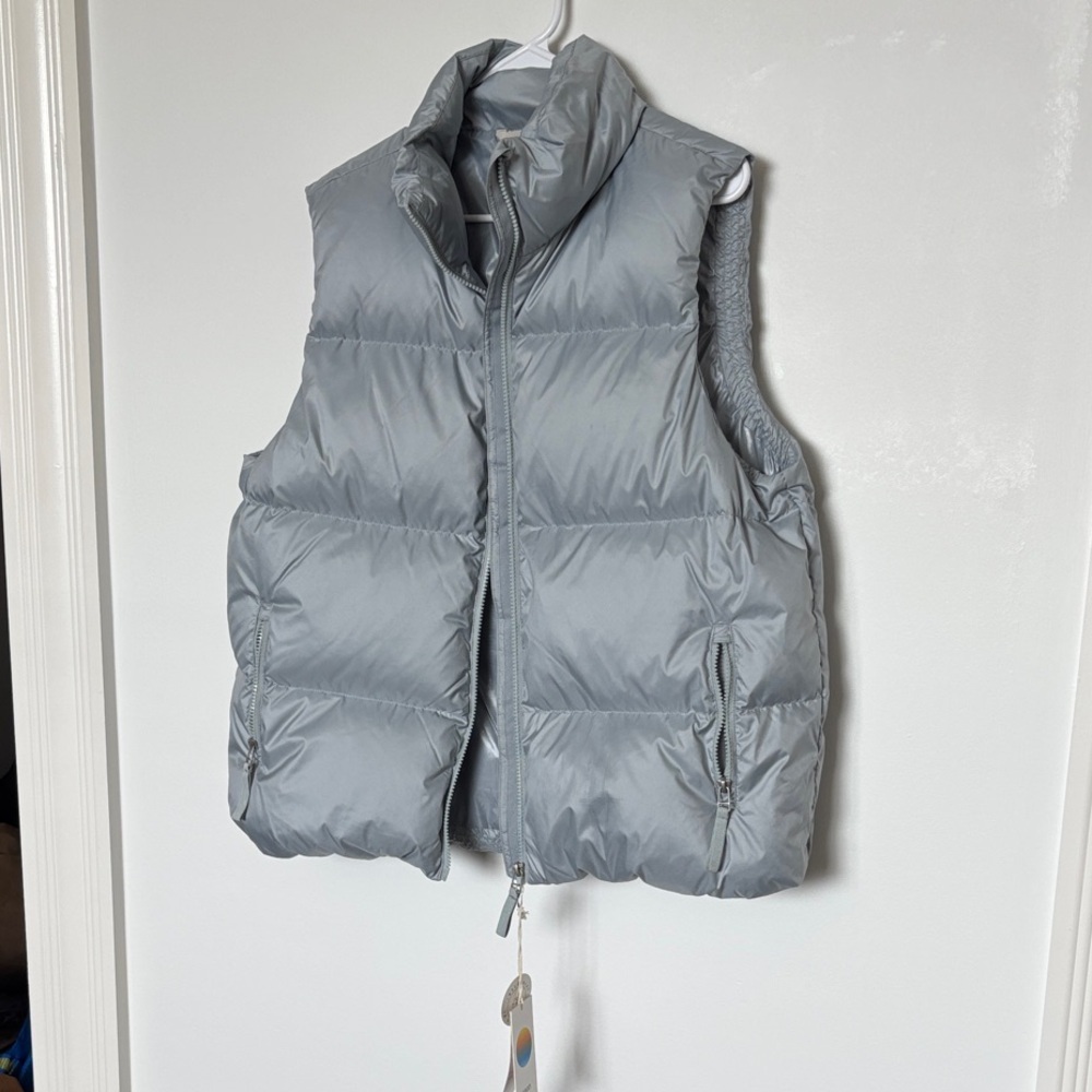Vuori Hillside Down Chalk Blue Women’s Puffer Vest, New with Tags
